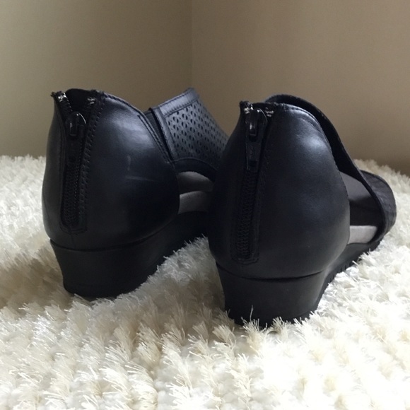 earth shoes capricorn